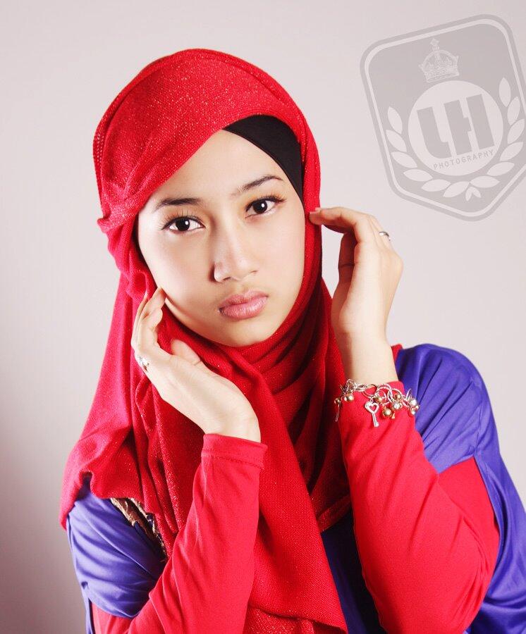Pesona Kecantikan Cewek Berjilbab