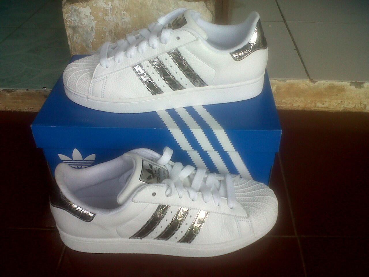 harga sepatu adidas superstar 2