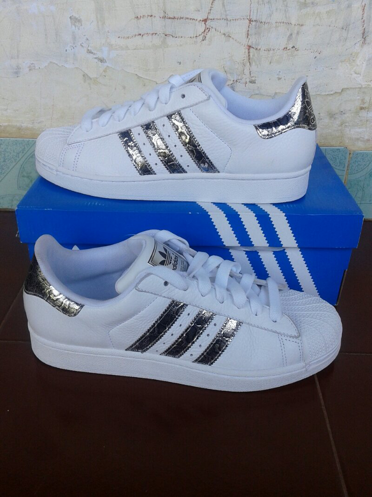 harga sepatu adidas superstar 2