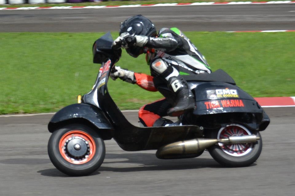 racing vespa foto knalpot Racing Untuk 150cc PX,Super,Excel Fadli Jual DLL Vespa Knalpot Cari