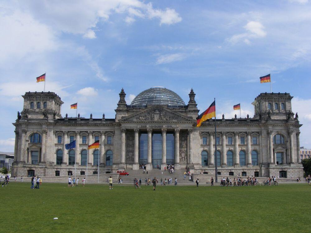 Big Match !! Koruptor Indonesia vs Luar Negeri