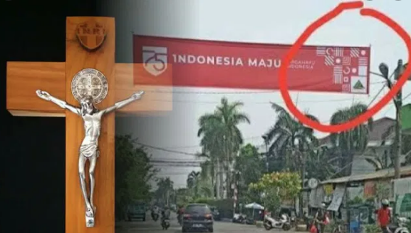 Spanduk HUT Ke 75 RI Disebut Mirip Salib Revisi Warganet Ini Viral