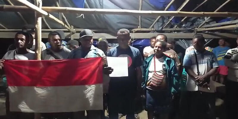 Pentolan Teroris OPM Papua Alex Hamberi Menyerahkan Diri KASKUS