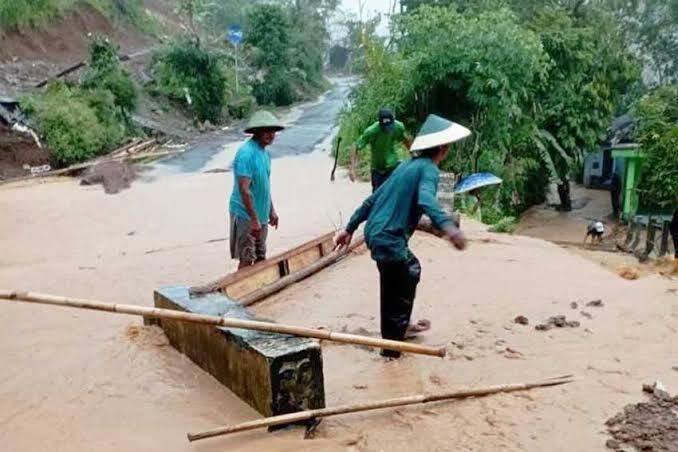 Wadas Kembali Banjir Ganjar Pranowo Jangan Sibuk Urusi Wilayah Lain