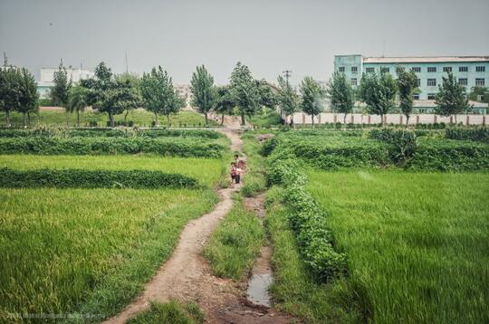 Fotografer ini Mengambil Foto-Foto Terlarang dari  Korea Utara, Hasilnya....