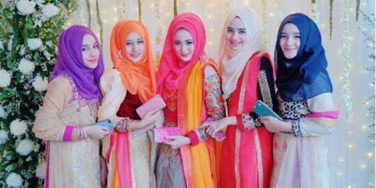 5 wanita jilbab bersaudara ini bikin galau gak karuan