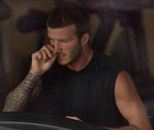 30 Aksi ngupil sosok kondang ini bikin geleng-geleng kepala