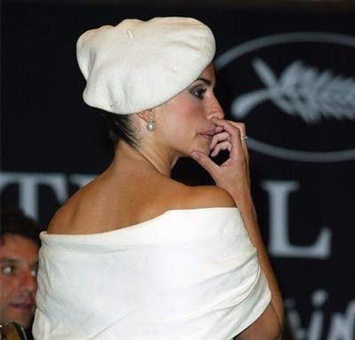 30 Aksi ngupil sosok kondang ini bikin geleng-geleng kepala