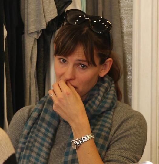 30 Aksi ngupil sosok kondang ini bikin geleng-geleng kepala