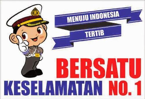  Inilah Fenomena Cara Memakai Helm Yang Berada  Disekitar Kita...