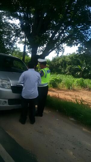 POLISI TUBAN JATIM MENJEBAK PENGEMUDI LUAR KOTA