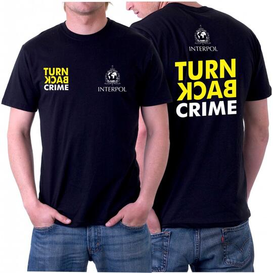 6 Kaus Sejuta Umat Ini Pasti Pernah Kamu Lihat, Di Lemarimu Ada Nggak?