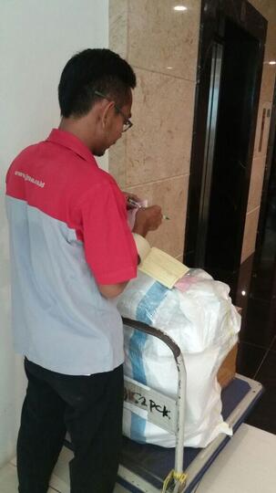 Customer Service AKULAKU, udah Bohong, Ga kompak pula. XD