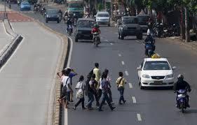 Jangan Remehkan Kebiasaan Kecil di Jalan Raya Ini Gan