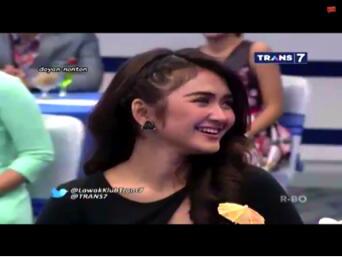 Gimana ya perasaan cewek yang berprofesi sebagai SPG?