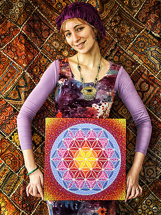 Wanita Ini Menyulap Batu Kali Menjadi Karya Seni Cantik