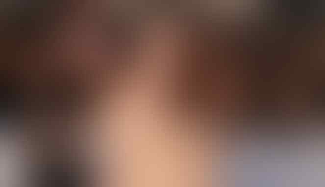 5 Seleb Dunia dengan Payudara Kecil