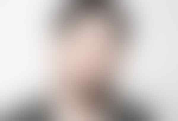 6 Vokalis yang Jatuh Saat Manggung