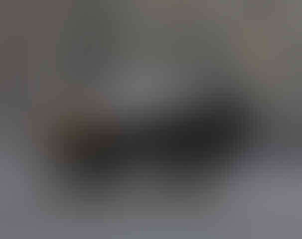Foto Mencengangkan Karya Seniman "Hantu"