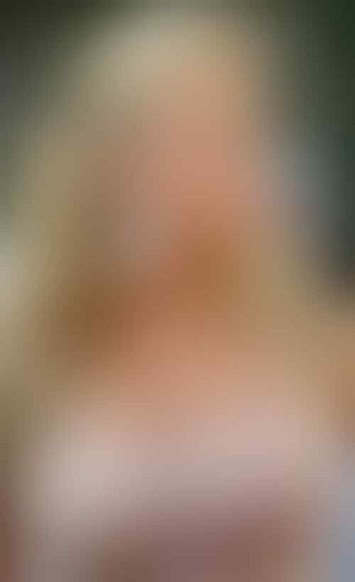 Cantik dan Sexynya " Anna Semenovich ! Amboiiiiiiii !