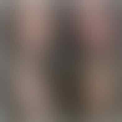 5 Hal yang Paling Sering Ditonjolkan Cewek Waktu Lagi Foto