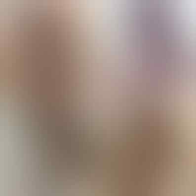5 Hal yang Paling Sering Ditonjolkan Cewek Waktu Lagi Foto