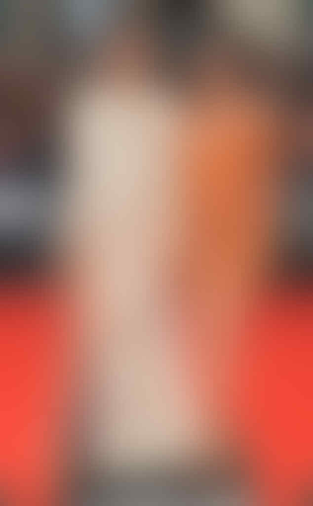 Celana Dalam Apa yang Dipakai Untuk Dress 'No Underwear' Ini? Kepoin Yuk!