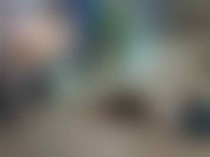 Gokil! Capek Nungguin Istri Belanja di Mall, Pria Ini Malah SANTAI di Toko Elektronik