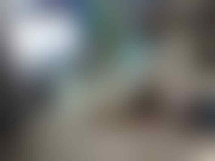 Gokil! Capek Nungguin Istri Belanja di Mall, Pria Ini Malah SANTAI di Toko Elektronik