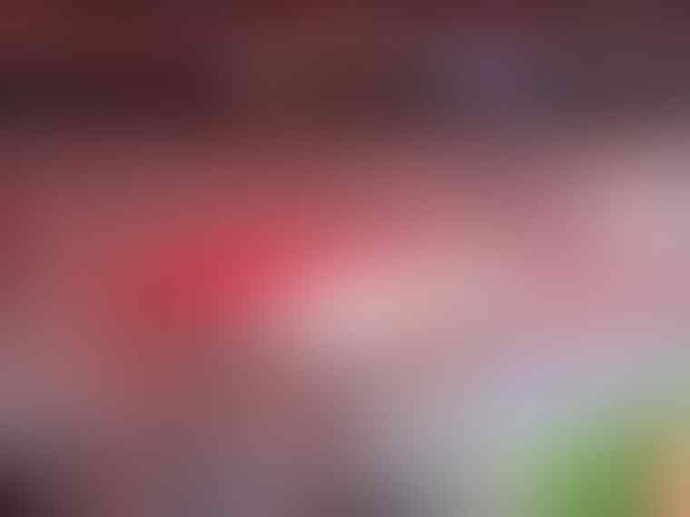 kenapa yah.. suporter sepak bola di Indonesia membingungkan..nah loh..