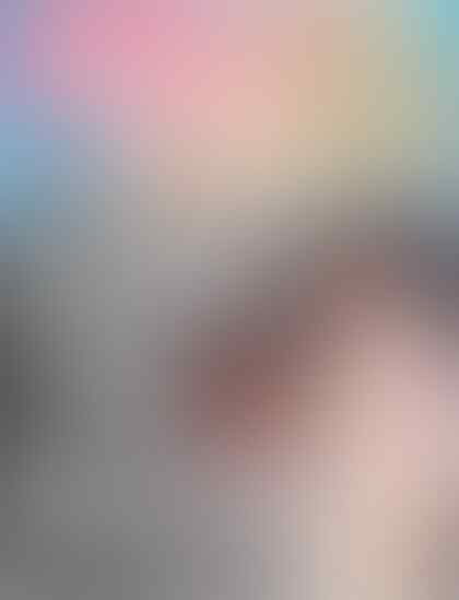 Bukan Seram, Selebriti Ini Malah Pakai Kostum Halloween yang Aneh
