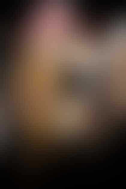 Bukan Seram, Selebriti Ini Malah Pakai Kostum Halloween yang Aneh