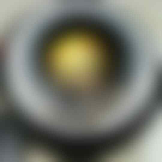 Dijual Cepat Lensa Canon 50mm 1.2 L Series.