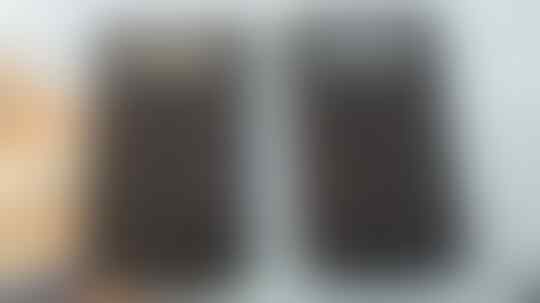 Want to Sell Blackberry BB Porsche Design P9981 (silver,nego tpis,bonus new backdoor)
