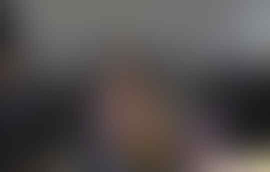 FOTO: Duka Keluarga Penumpang AirAsia QZ8501 di Juanda