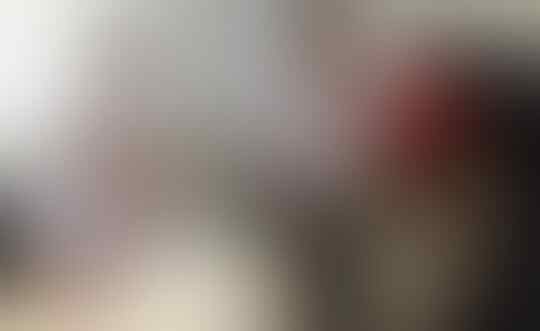 FOTO: Duka Keluarga Penumpang AirAsia QZ8501 di Juanda
