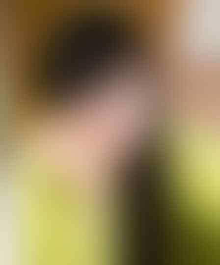 selebritis yang kelihatan cantik pake kaca mata