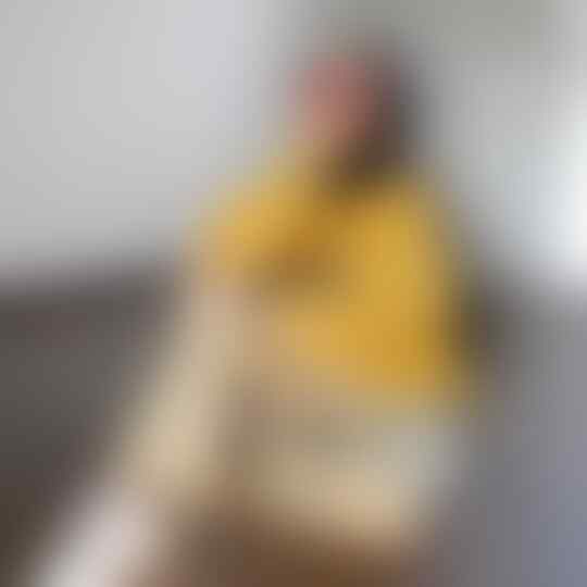 Mau Tampil Hypebeast Ala Hijaber? Ikutin Gaya 5 Cewek Keren Ini Aja Sist!