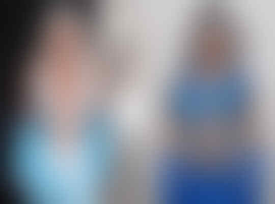 20 Kreasi Kocak & Unik Dari Seorang Pria yang Menirukan Outfit Selebriti Dunia