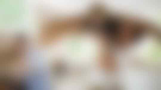 Bagaimana agar Orangtua Bisa Sabar Seperti Guru saat Bantu Anak Belajar?
