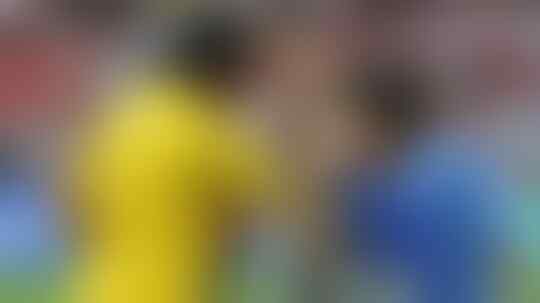 Ronaldinho : Kemerosotan Bintang Brasil Dari Kejayaan Barcelona Ke Penjara Paraguay