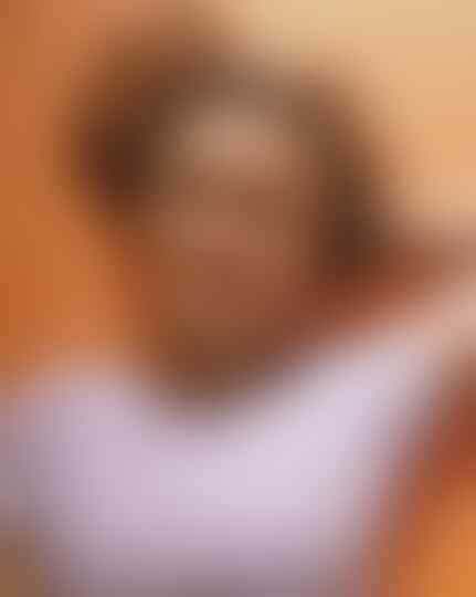 Cewek Ini Viral karena Punya Foto KTP Glowing, Ini 10 Potret Sosoknya
