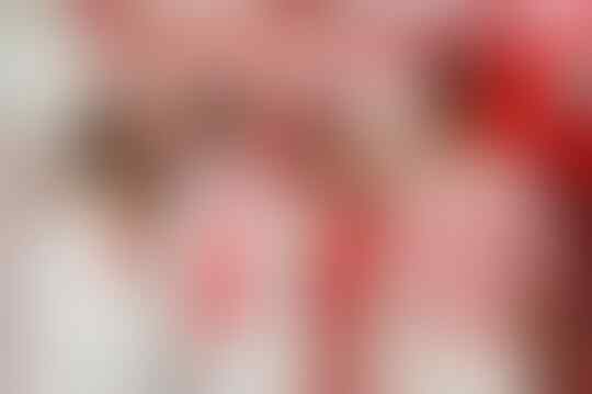 Keluarga Ini 'VIRAL' Karena Terobsesi Warna MERAH Dan PUTIH !