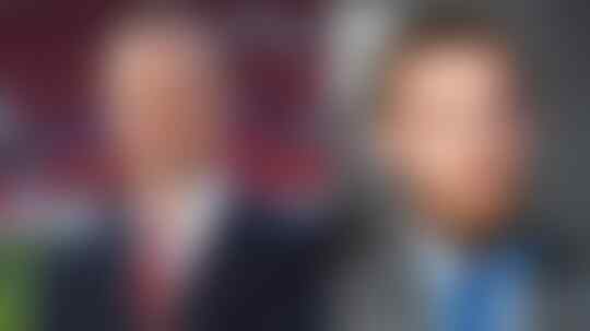 Ed Woodward Mundur, Connor McGregor Mau Beli Manchester United?