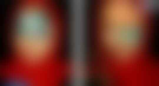 Kreatif, Wanita ini Gambarkan Berbagai Tragedi Tahun 2021 Melalui Lukisan di Wajahnya
