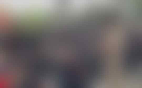 Foto-Foto Anies Baswedan Dengan Percaya Diri Menghampiri Wartawan di KPK