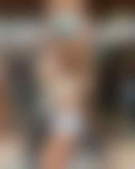 Mantan Artis Dewasa Lana Rhoades Menari Strip Untuk Memamerkan Kehamilannya
