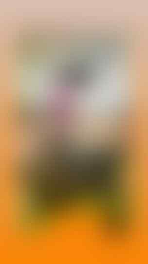 7 Potret Aura Kasih Pakai Seragam SMA