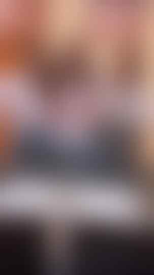 7 Potret Aura Kasih Pakai Seragam SMA