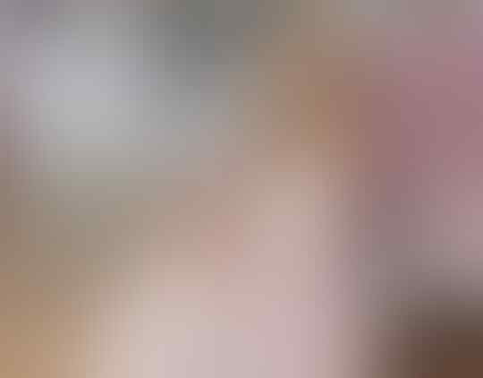 WANITA CANTIK UKRAINA MENGUNGSI KE INDONESIA,SIAPA YANG MAU MENAMPUNG?